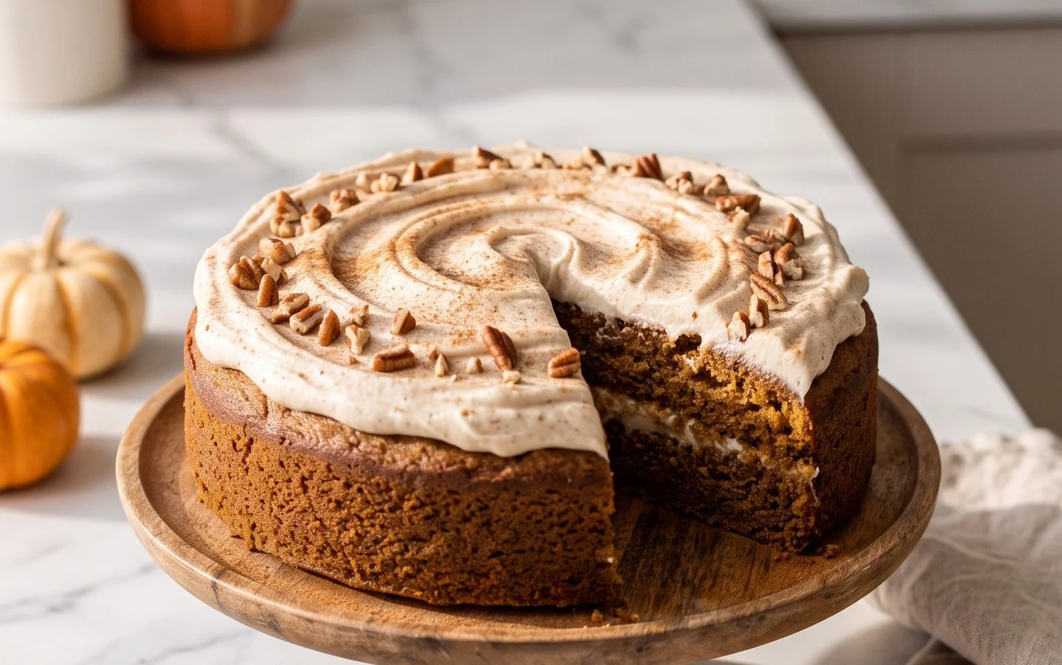 Kürbiskuchen mit Zimt-Frischkäse-Frosting – Einfach lecker!